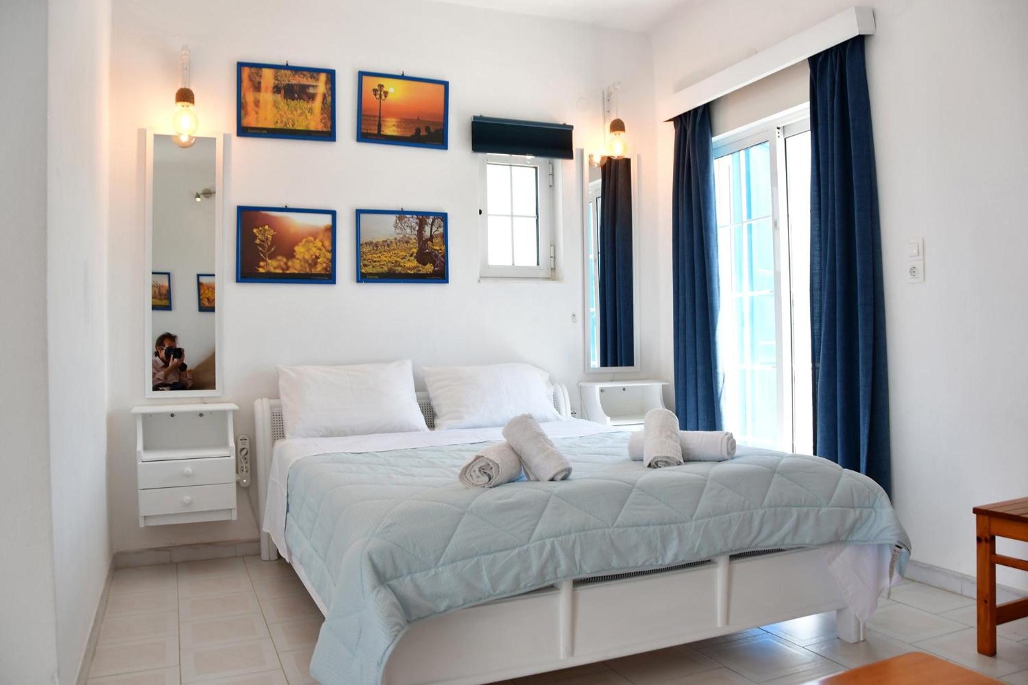 Blue Dolphin Studios And Apartment Vája Kültér fotó