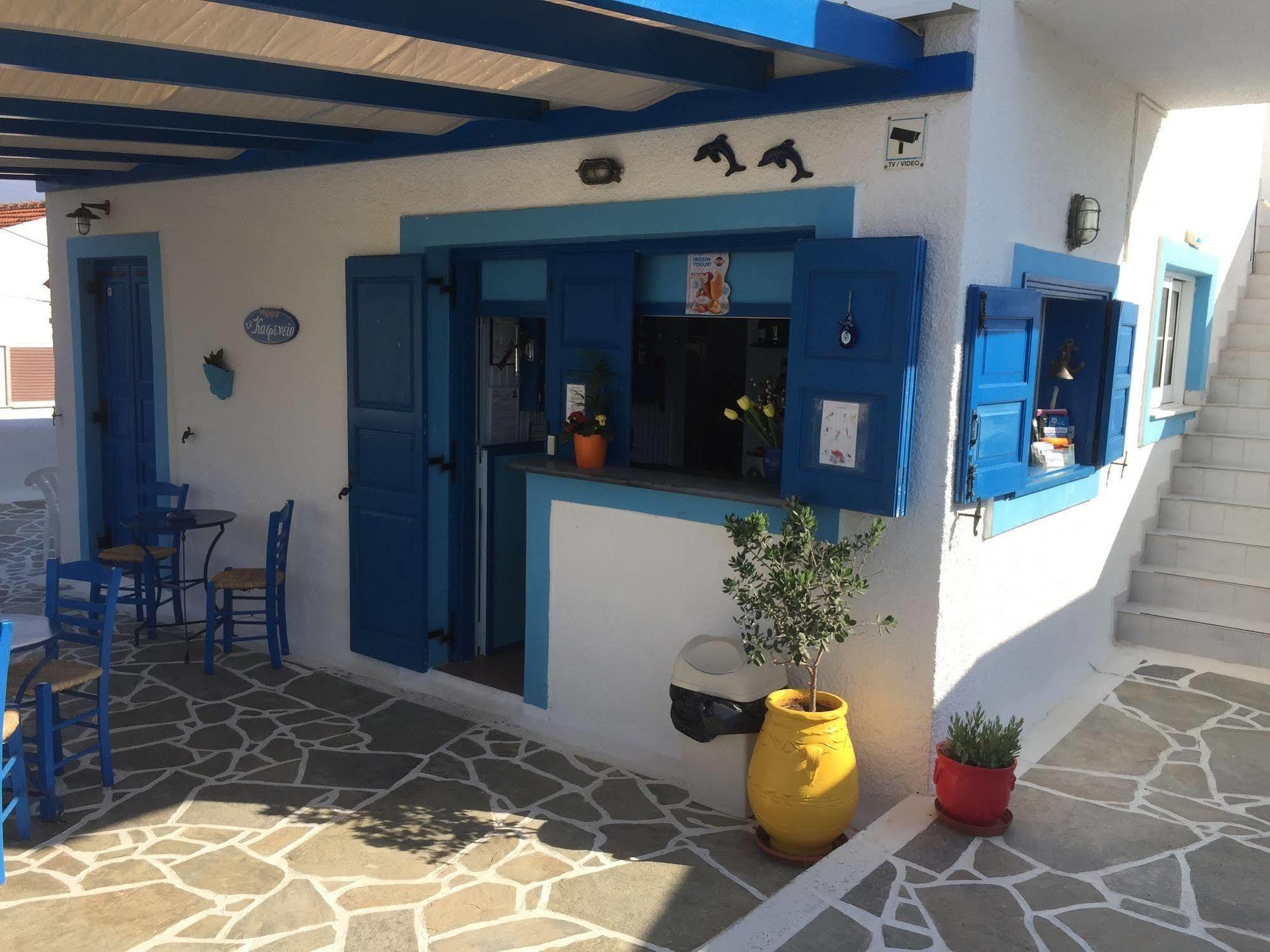 Blue Dolphin Studios And Apartment Vája Kültér fotó
