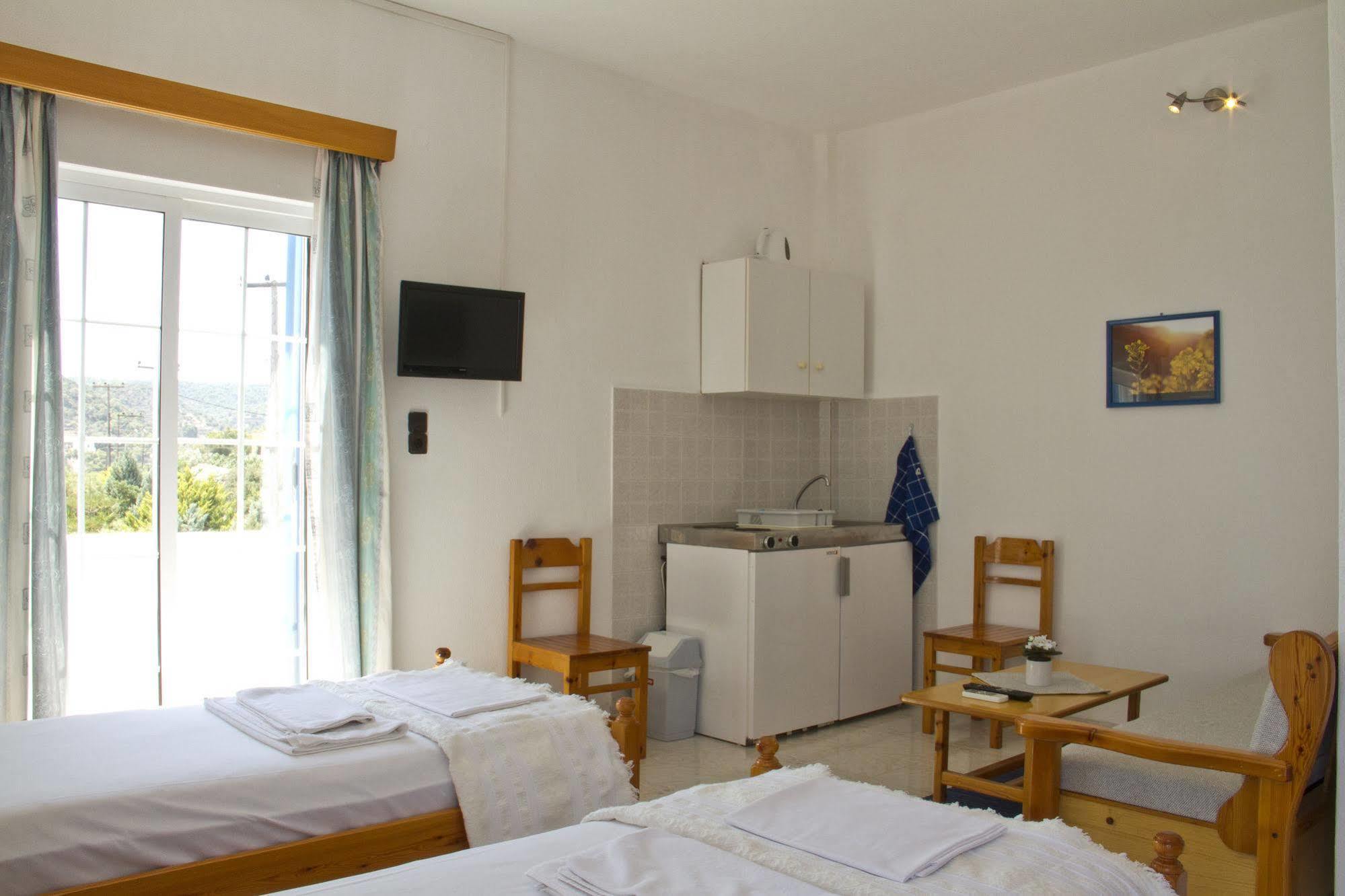 Blue Dolphin Studios And Apartment Vája Kültér fotó